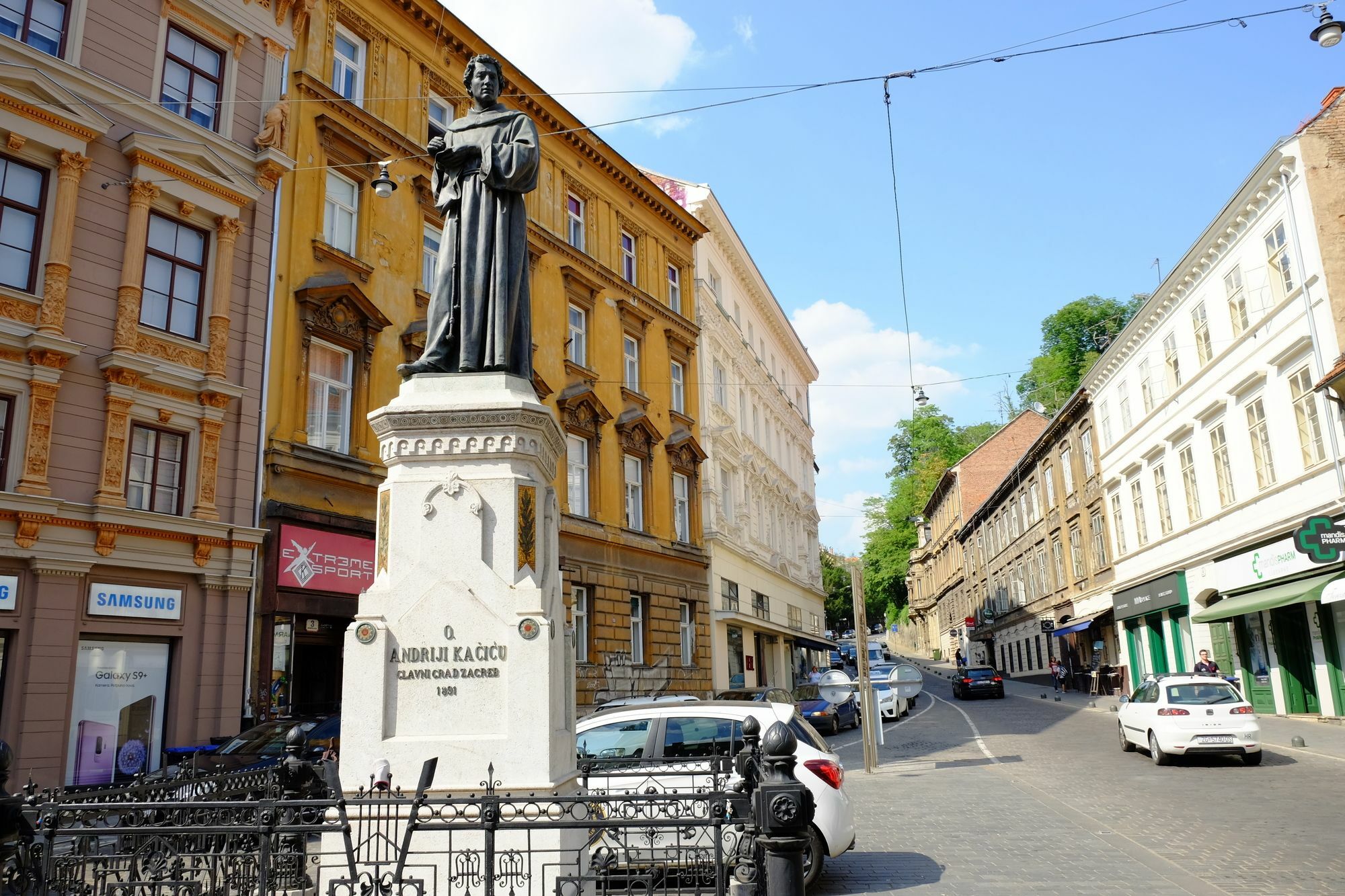 Love Croatia Hostel-Mir Guesthouse Zagreb Exterior photo